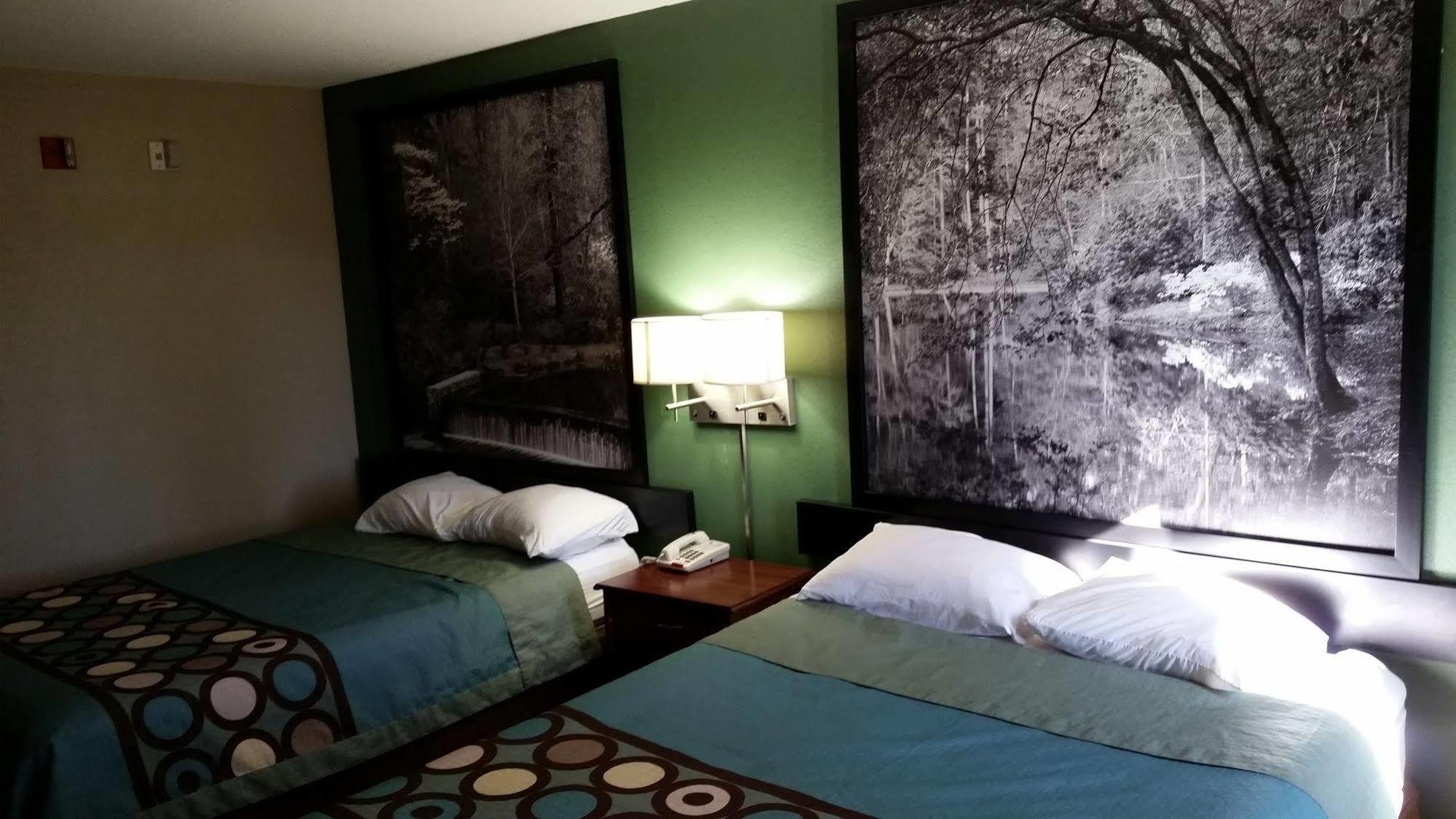 Super 8 By Wyndham Dawsonville Eksteriør bilde